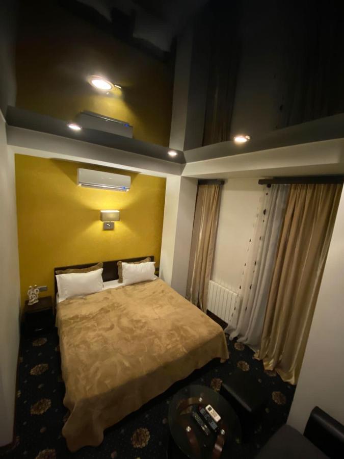 Du Vin Rouge Tbilisi Hotel Eksteriør billede