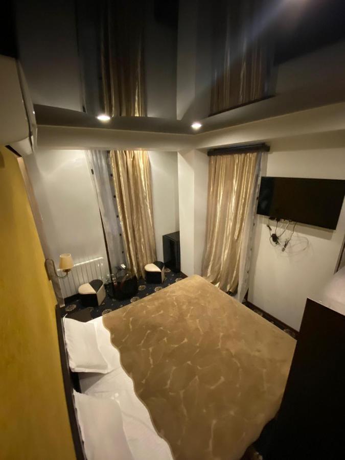 Du Vin Rouge Tbilisi Hotel Eksteriør billede