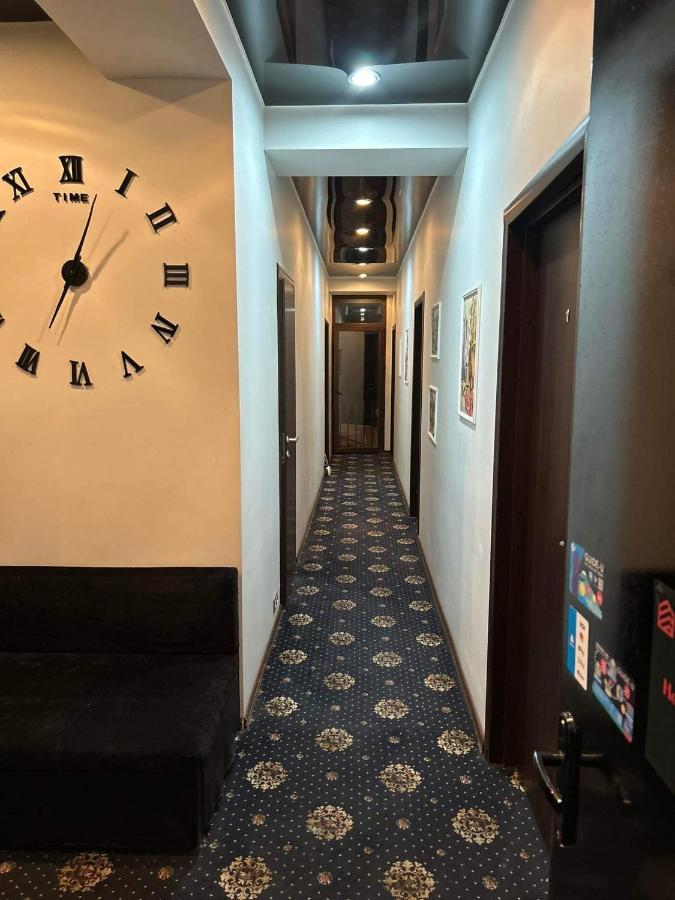Du Vin Rouge Tbilisi Hotel Eksteriør billede