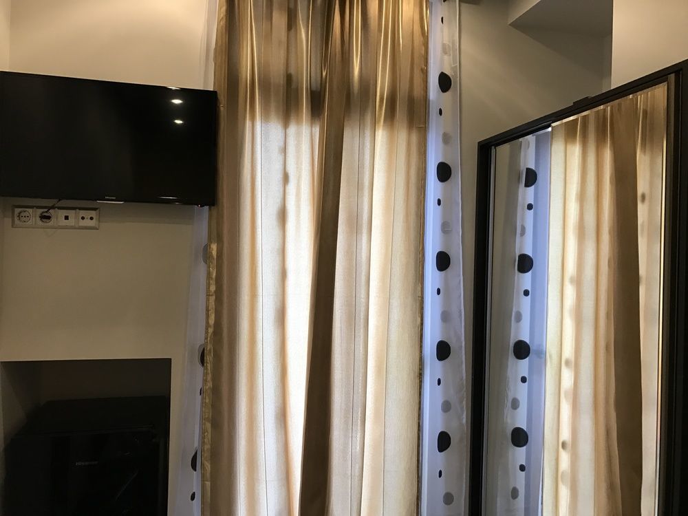 Du Vin Rouge Tbilisi Hotel Eksteriør billede