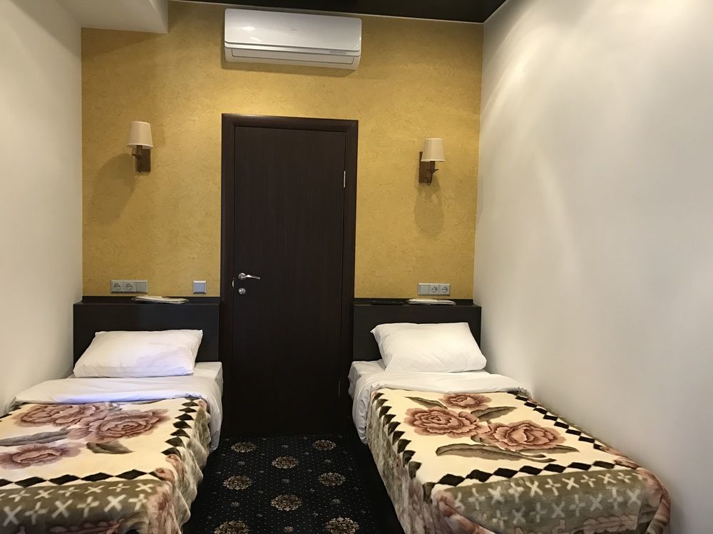 Du Vin Rouge Tbilisi Hotel Eksteriør billede