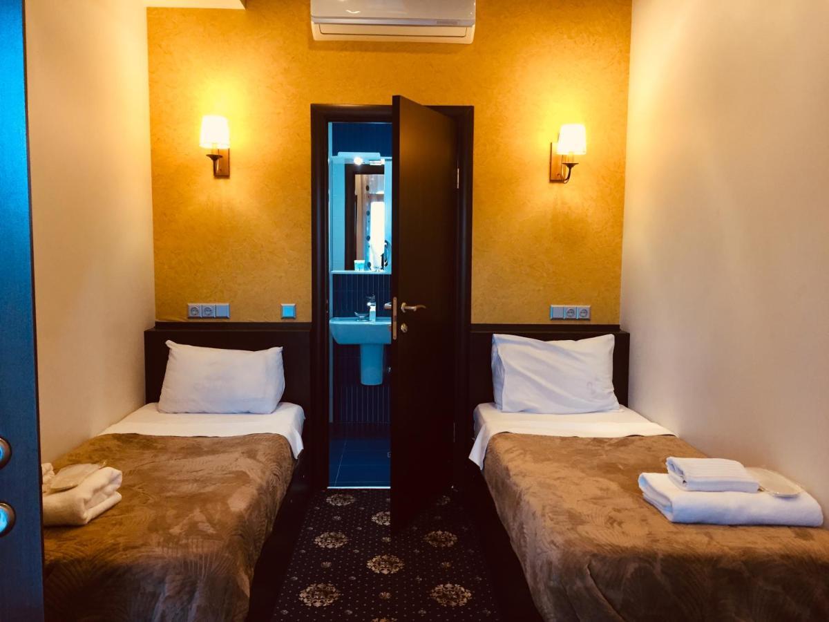 Du Vin Rouge Tbilisi Hotel Eksteriør billede